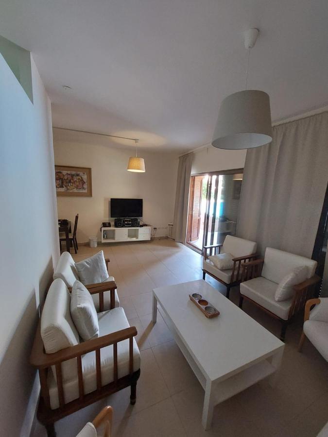 Ground Floor Apartment By Circular Pool In Talabay 아카바 외부 사진