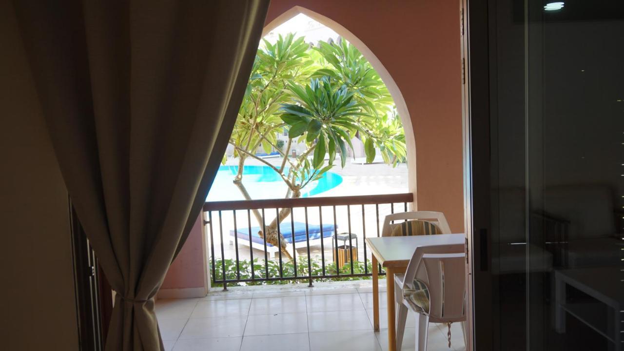 Ground Floor Apartment By Circular Pool In Talabay 아카바 외부 사진